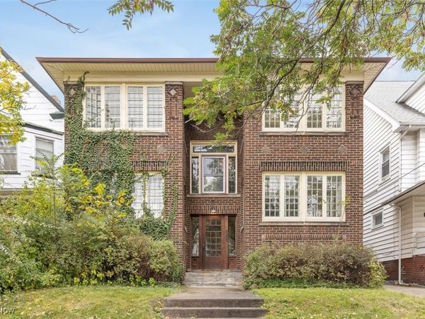2257 Grandview Avenue, Unit 3, Cleveland Heights, OH 44106