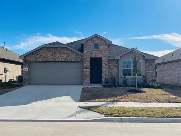 4252 TRICKLING CREEK Lane, Fort Worth, TX 76036