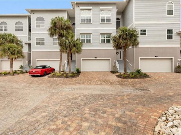 109 Barefoot CIR, Unit 22, BONITA SPRINGS, FL 34134