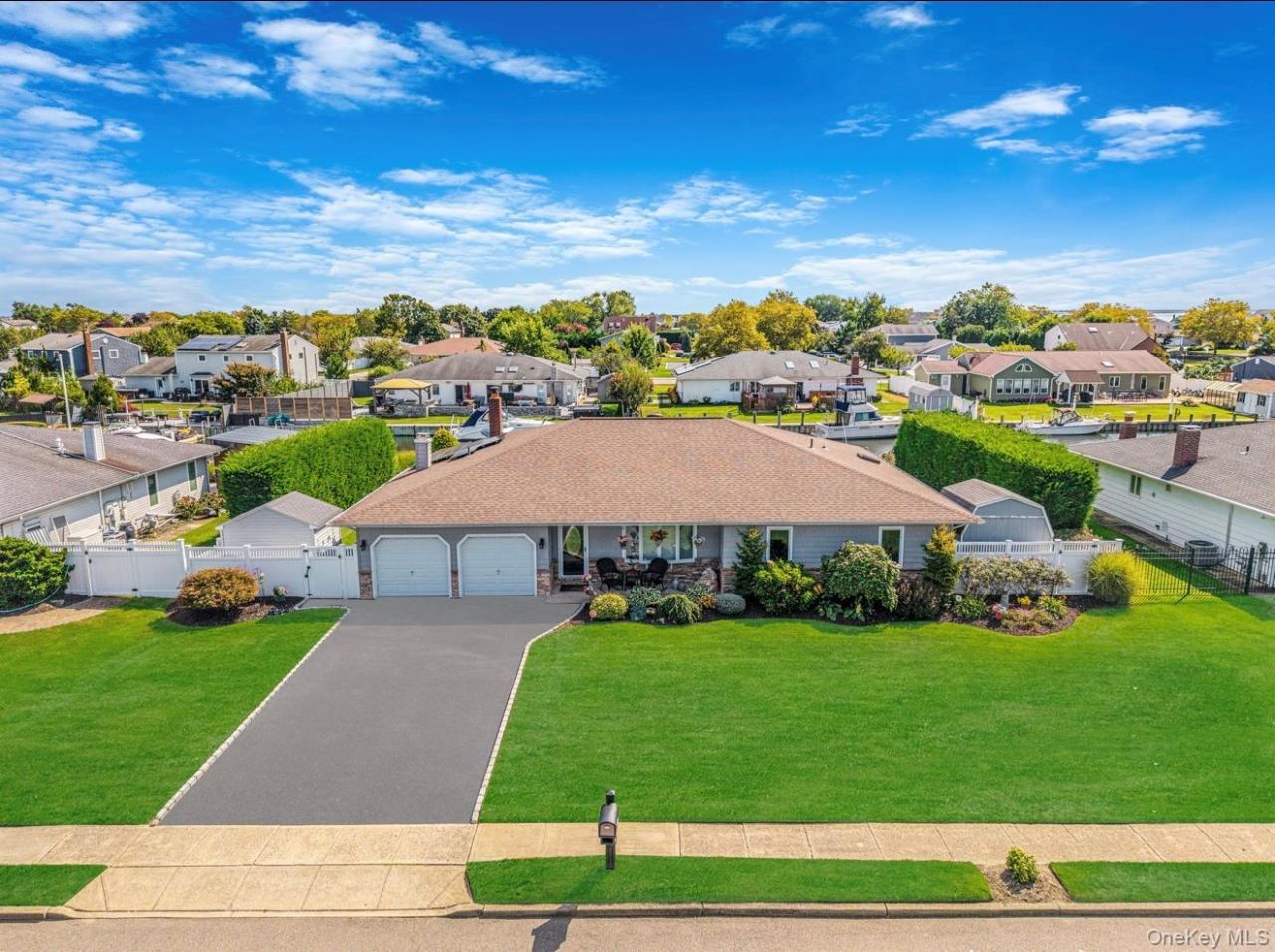 25 Harbor Court, Copiague, NY 11726 Main Photo