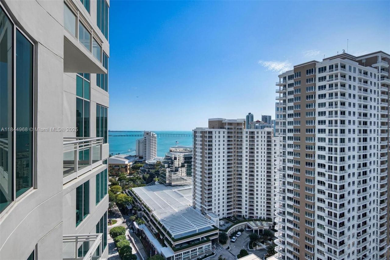 900 Brickell Key Blvd, Unit 2005, Miami, FL 33131 Photo
