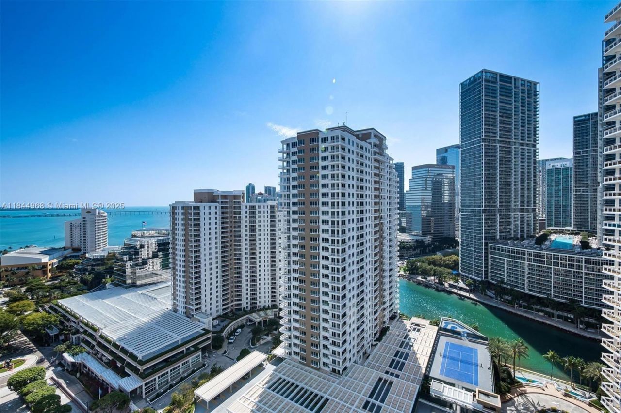 900 Brickell Key Blvd, Unit 2005, Miami, FL 33131 Photo