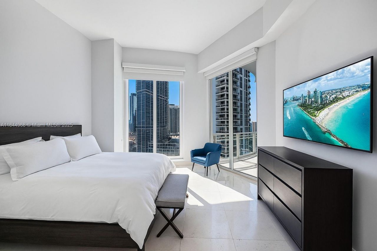 900 Brickell Key Blvd, Unit 2005, Miami, FL 33131 Photo