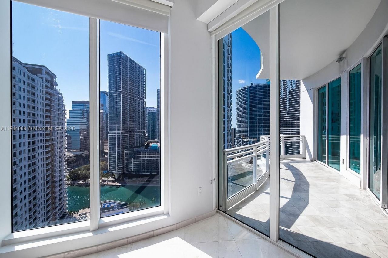 900 Brickell Key Blvd, Unit 2005, Miami, FL 33131 Photo