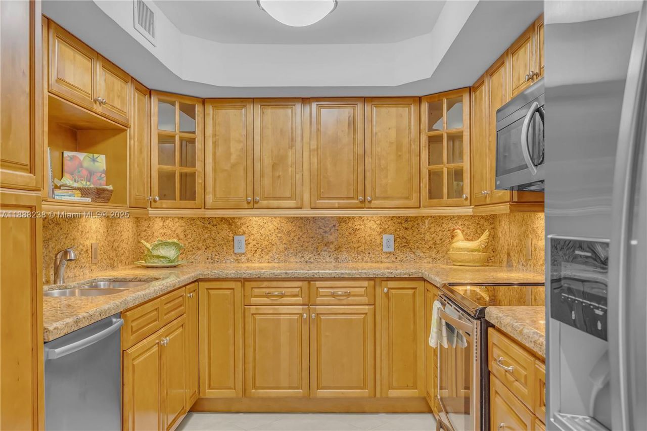 600 Biltmore Way, Unit 718, Coral Gables, FL 33134 Photo