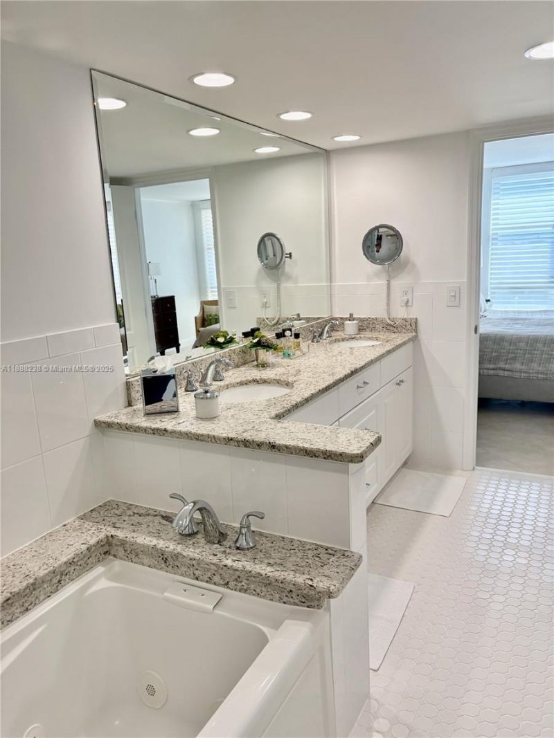 600 Biltmore Way, Unit 718, Coral Gables, FL 33134 Photo