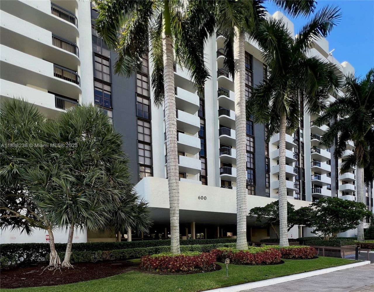 600 Biltmore Way, Unit 718, Coral Gables, FL 33134 Photo