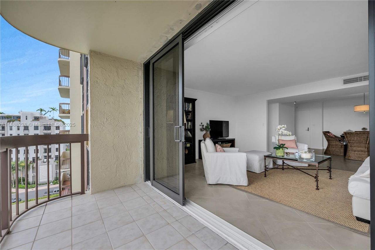 600 Biltmore Way, Unit 718, Coral Gables, FL 33134 Photo