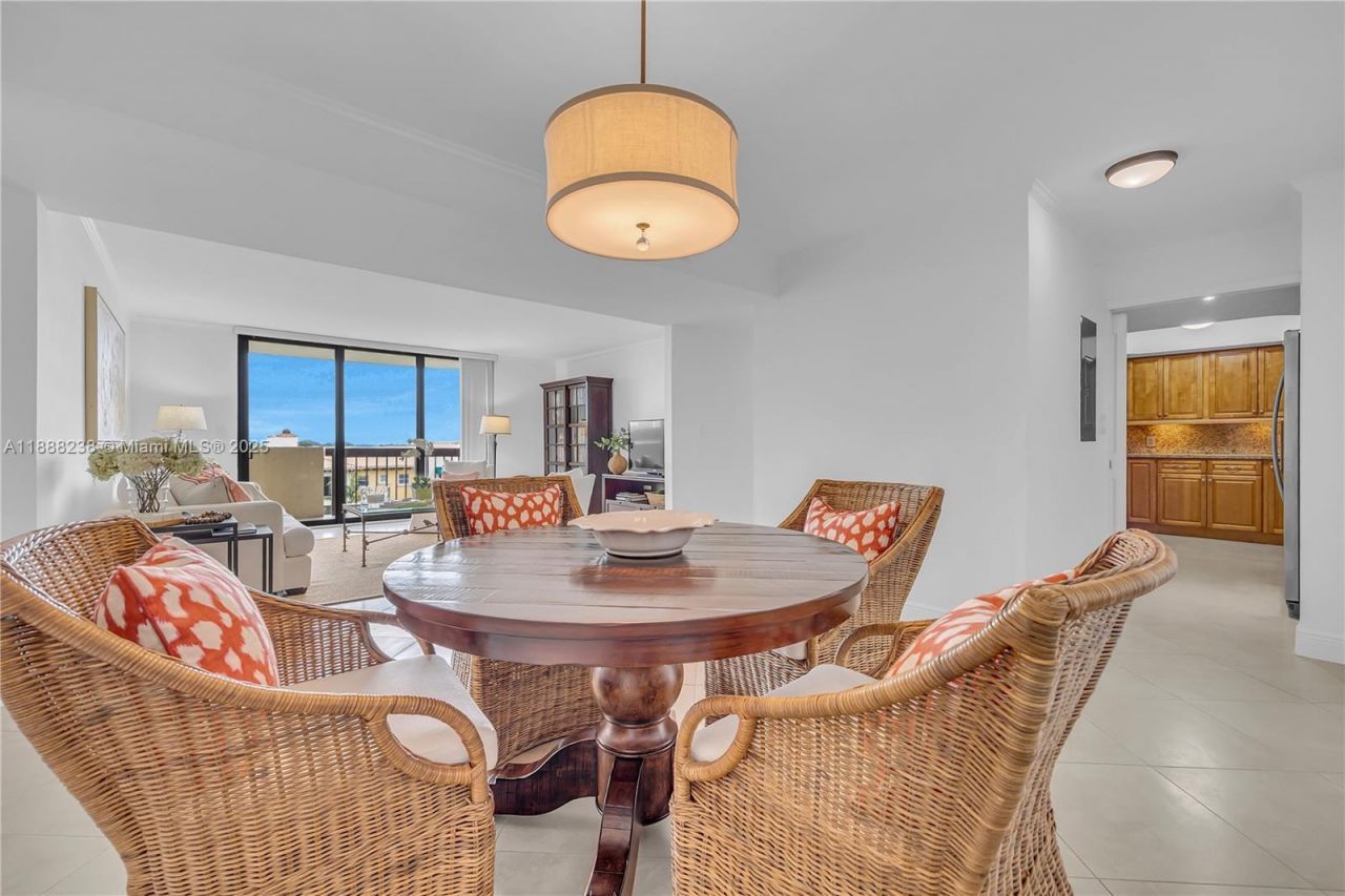 600 Biltmore Way, Unit 718, Coral Gables, FL 33134 Photo