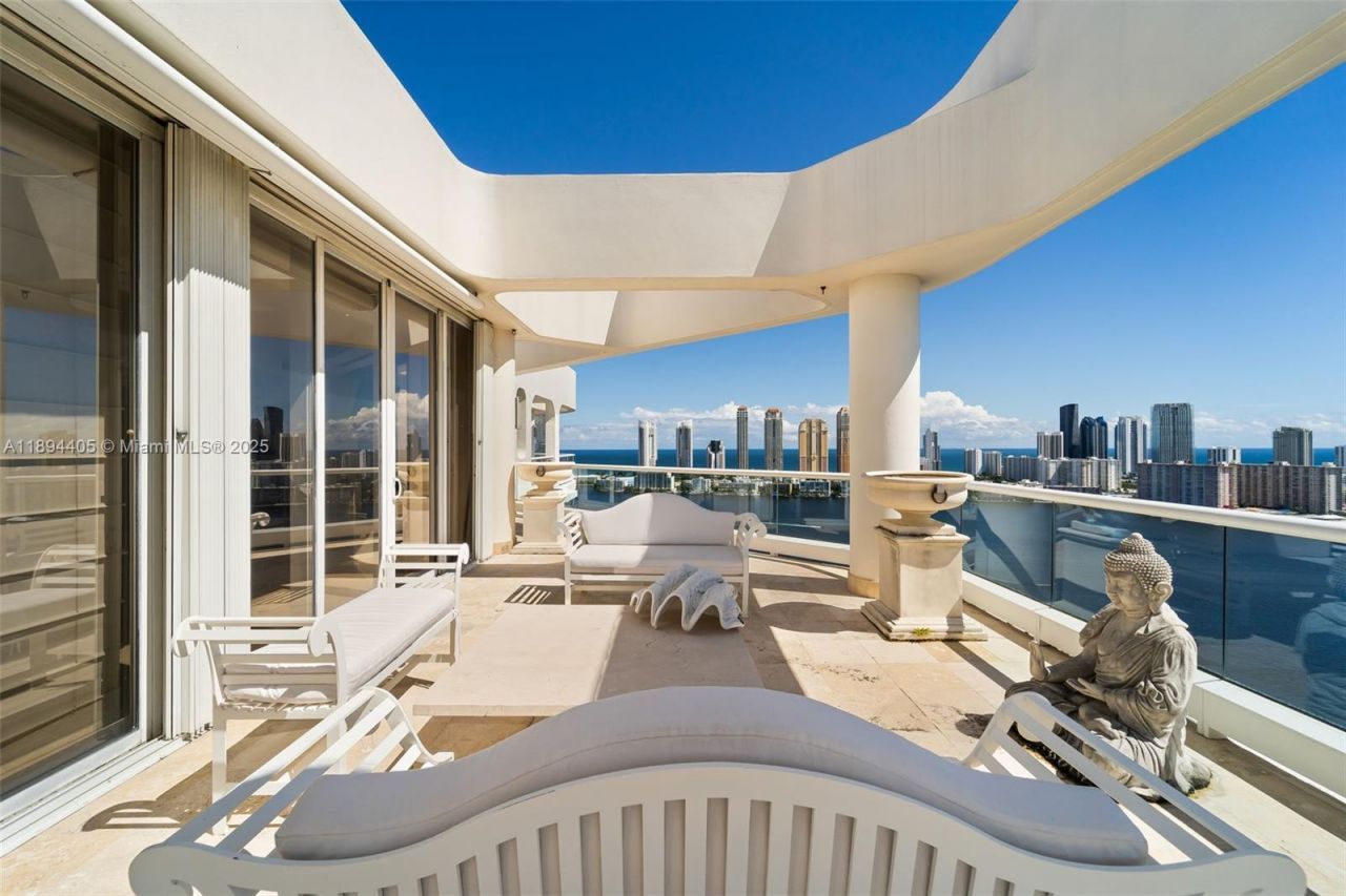 7000 Island Blvd, Unit PH-02, Aventura, FL 33160 Photo