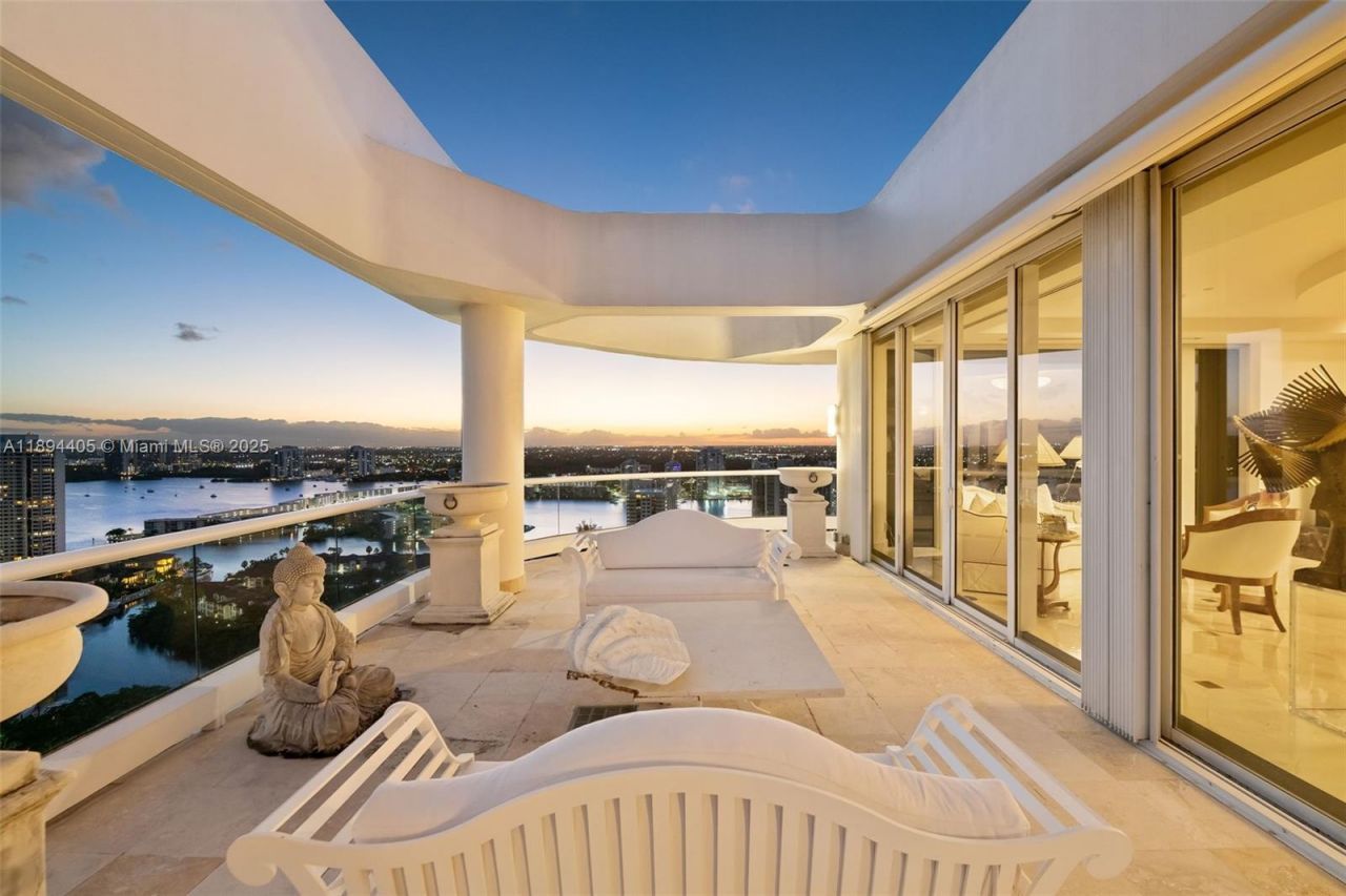 7000 Island Blvd, Unit PH-02, Aventura, FL 33160 Photo