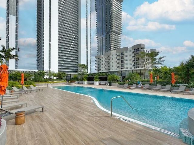 700 NE 24th St, Unit 706, Miami, FL 33137 Photo