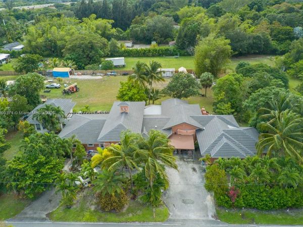 5400 Palm Tree Rd, Plantation, FL 33317