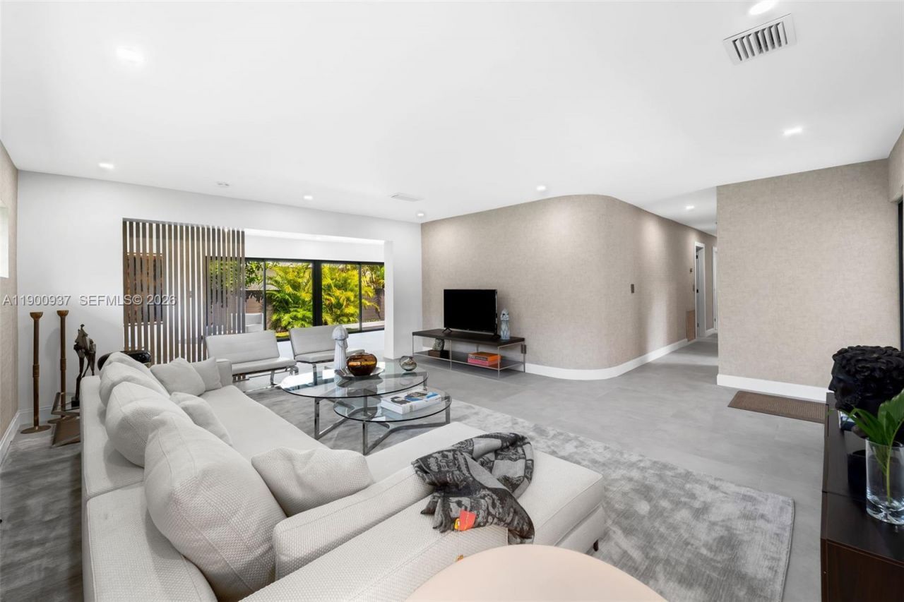 1001 NE 84th St, Miami, FL 33138 Photo