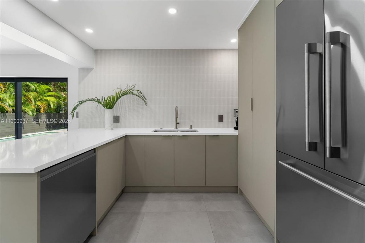 1001 NE 84th St, Miami, FL 33138 Photo