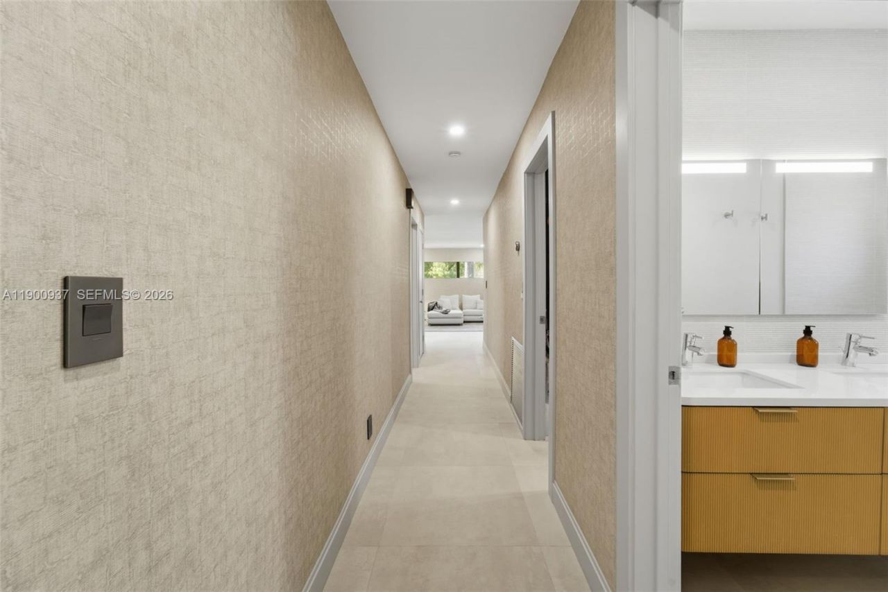 1001 NE 84th St, Miami, FL 33138 Photo