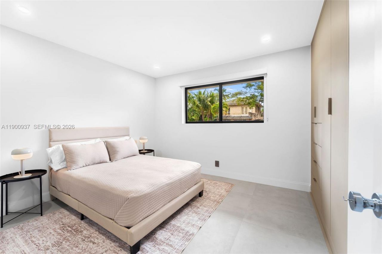 1001 NE 84th St, Miami, FL 33138 Photo