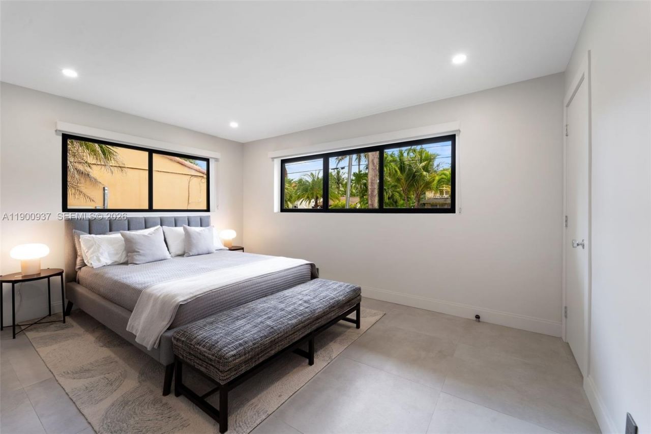 1001 NE 84th St, Miami, FL 33138 Photo