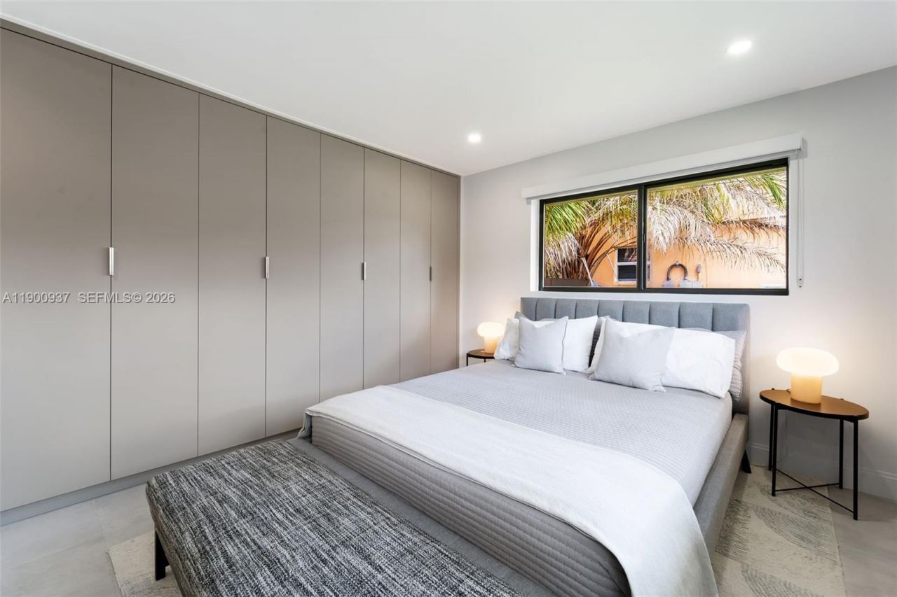 1001 NE 84th St, Miami, FL 33138 Photo