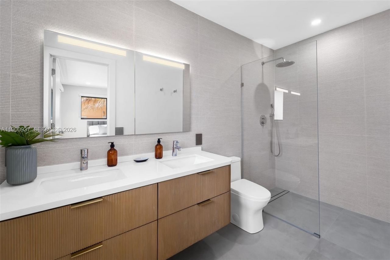 1001 NE 84th St, Miami, FL 33138 Photo