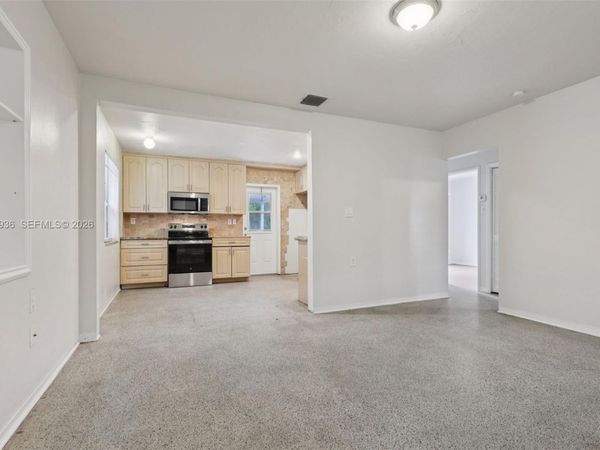 1213 NE 13th St, Fort Lauderdale, FL 33304