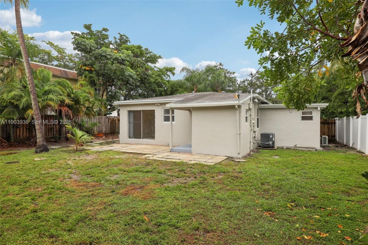 1213 NE 13th St, Fort Lauderdale, FL 33304 Photo