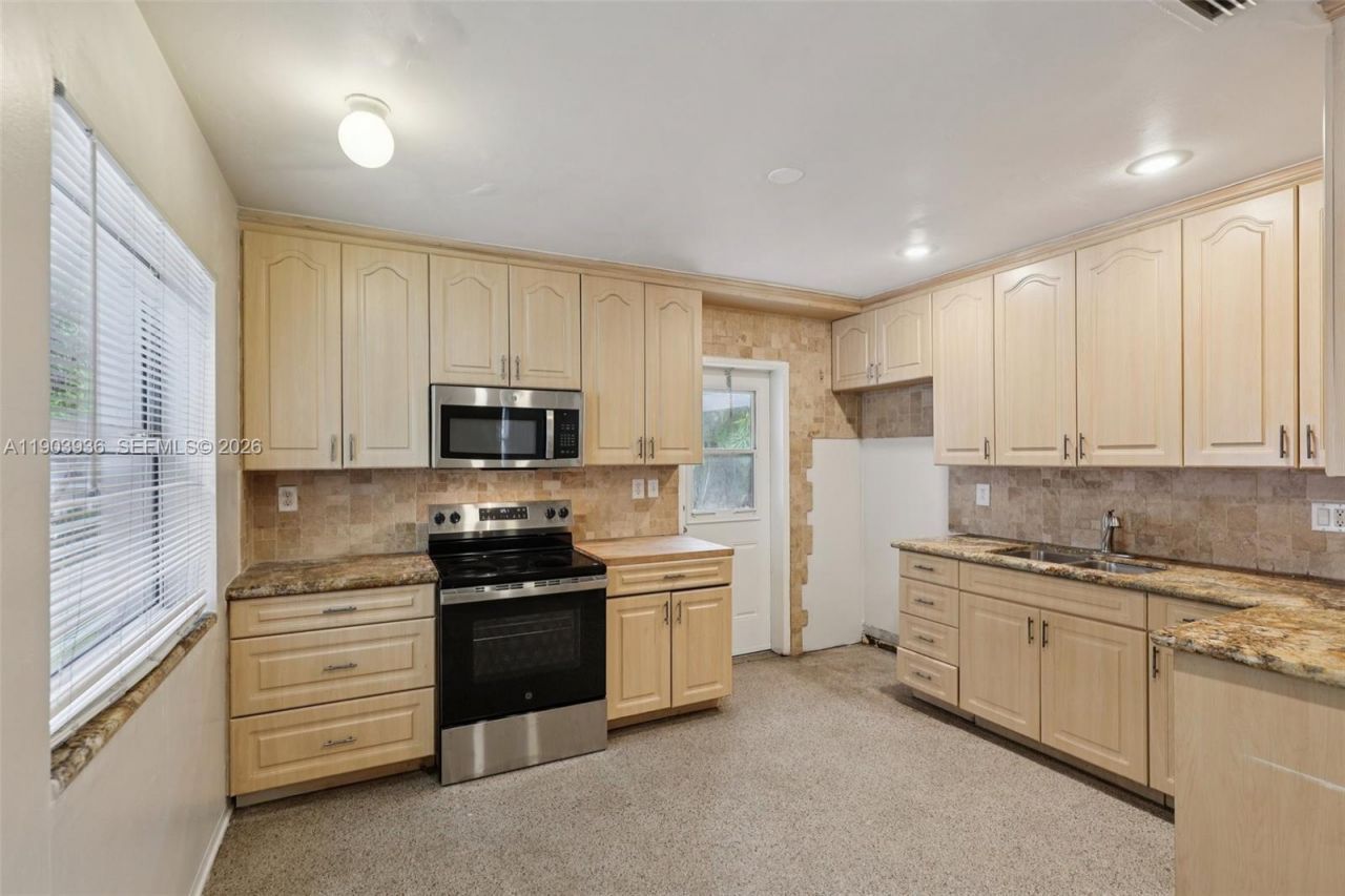 1213 NE 13th St, Fort Lauderdale, FL 33304 Photo