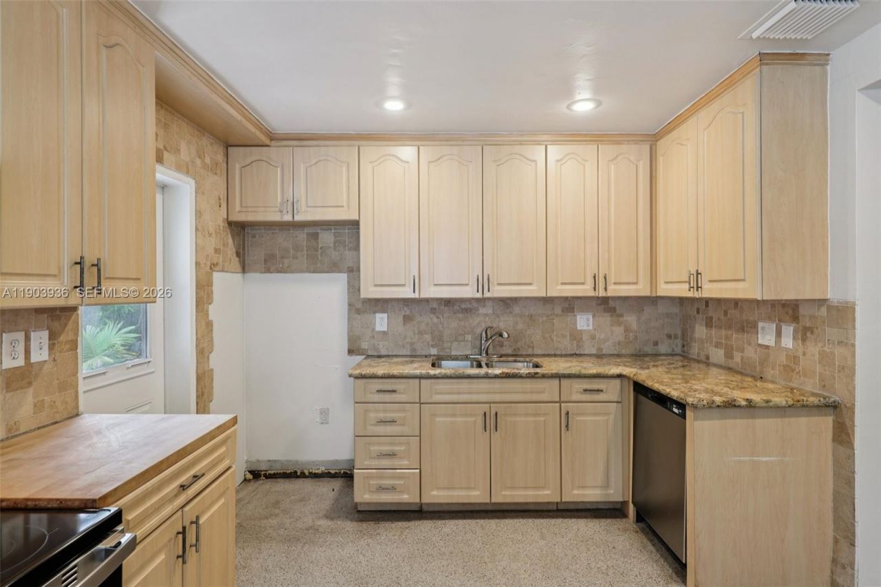 1213 NE 13th St, Fort Lauderdale, FL 33304 Photo