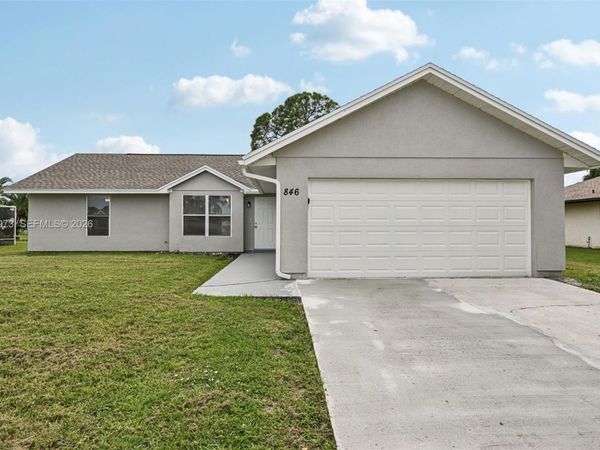 846 SE Cavern Ave, Port St. Lucie, FL 34983