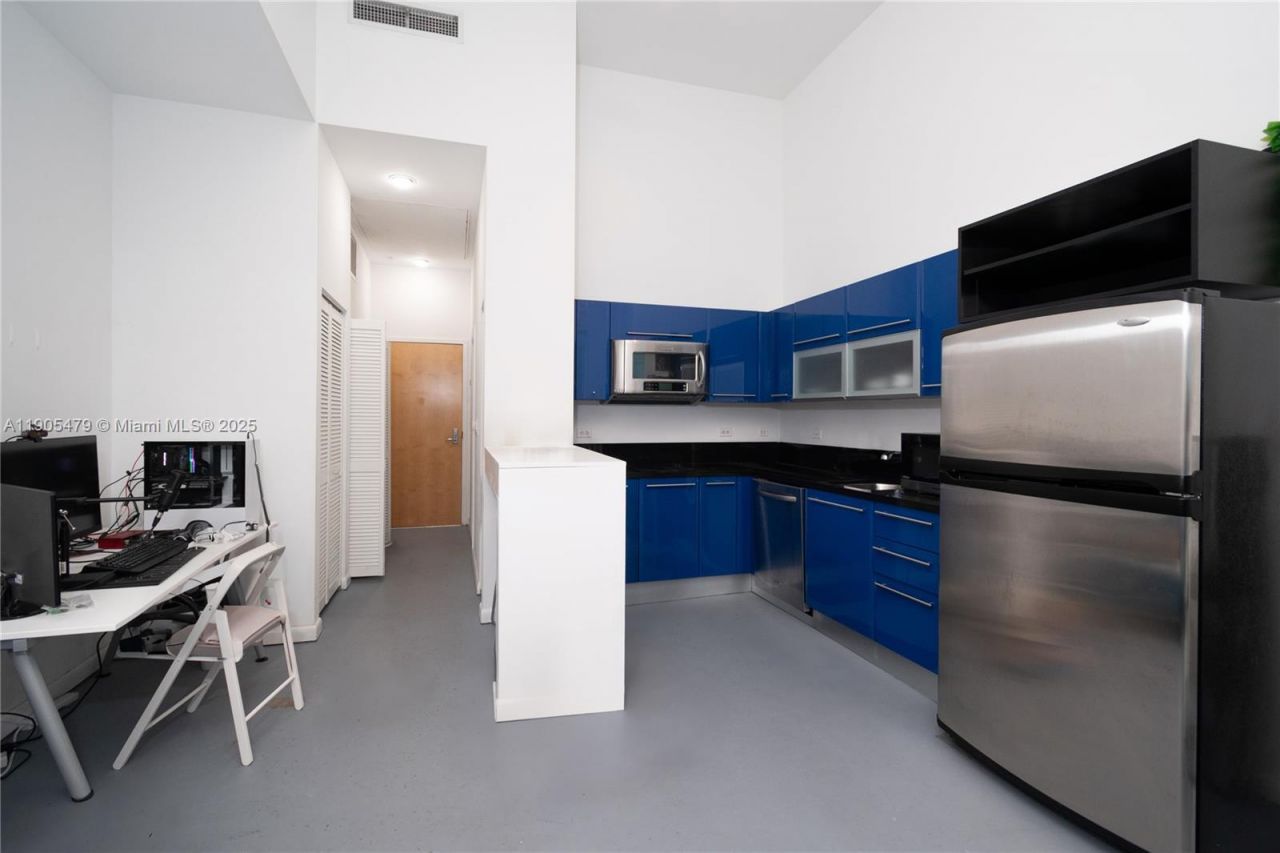 253 NE 2nd Street, Unit 315, Miami, FL 33132 Photo