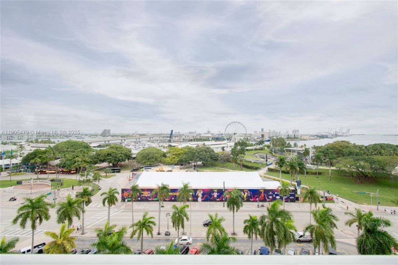 253 NE 2nd Street, Unit 315, Miami, FL 33132 Photo