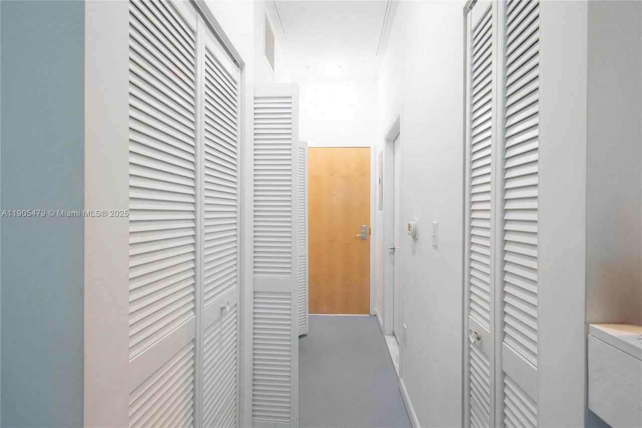 253 NE 2nd Street, Unit 315, Miami, FL 33132 Photo