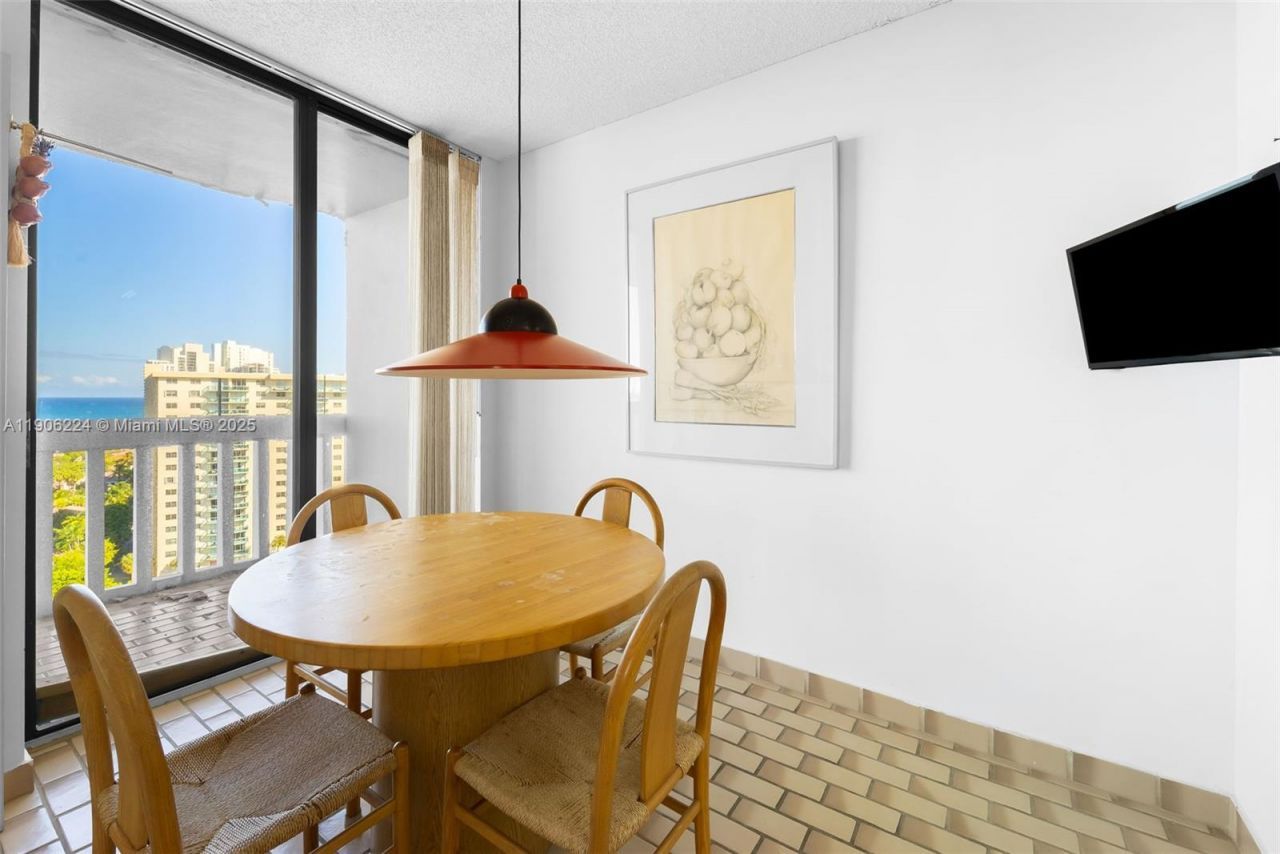 19355 Turnberry Way, Unit 14K, Aventura, FL 33180 Photo