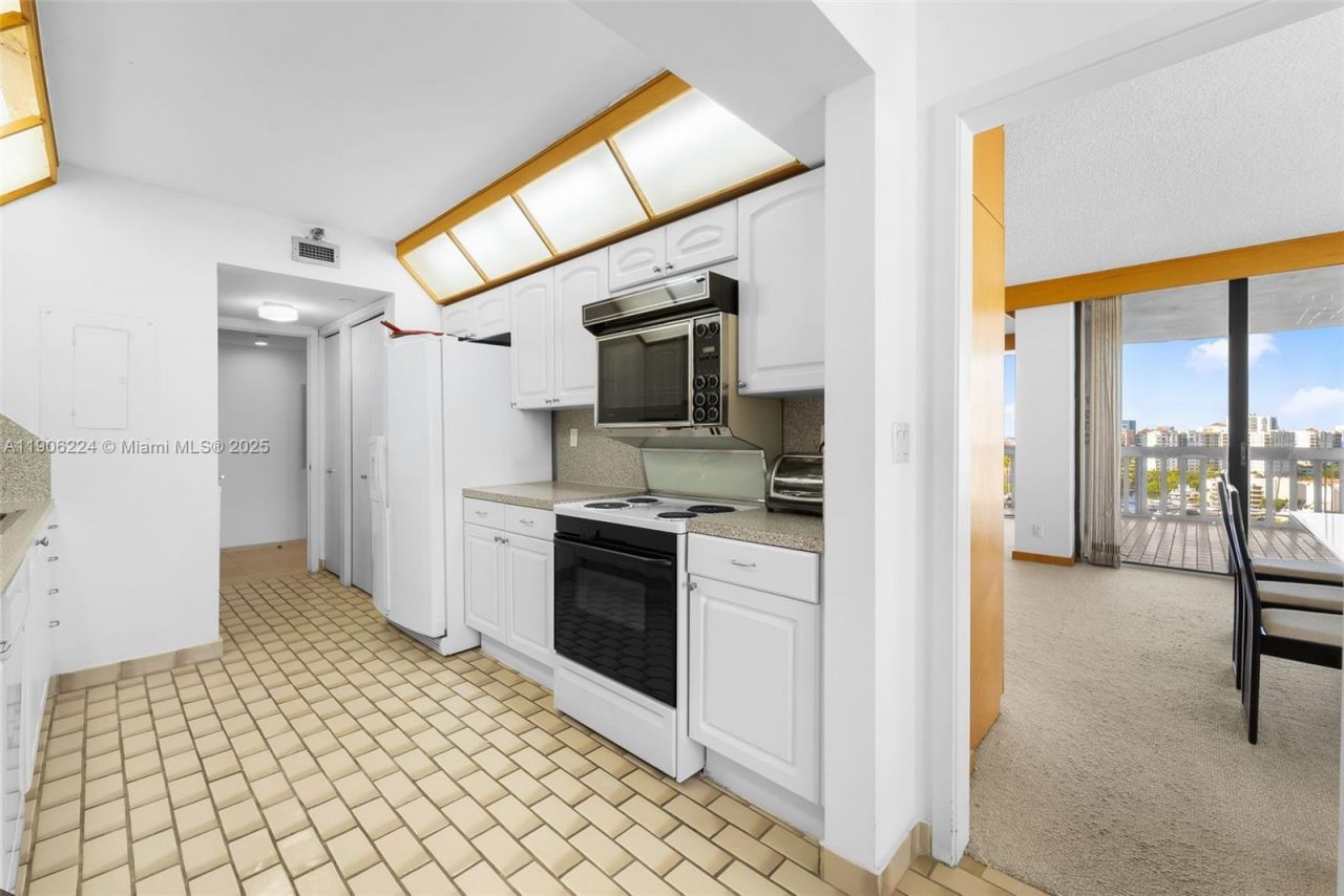 19355 Turnberry Way, Unit 14K, Aventura, FL 33180 Photo