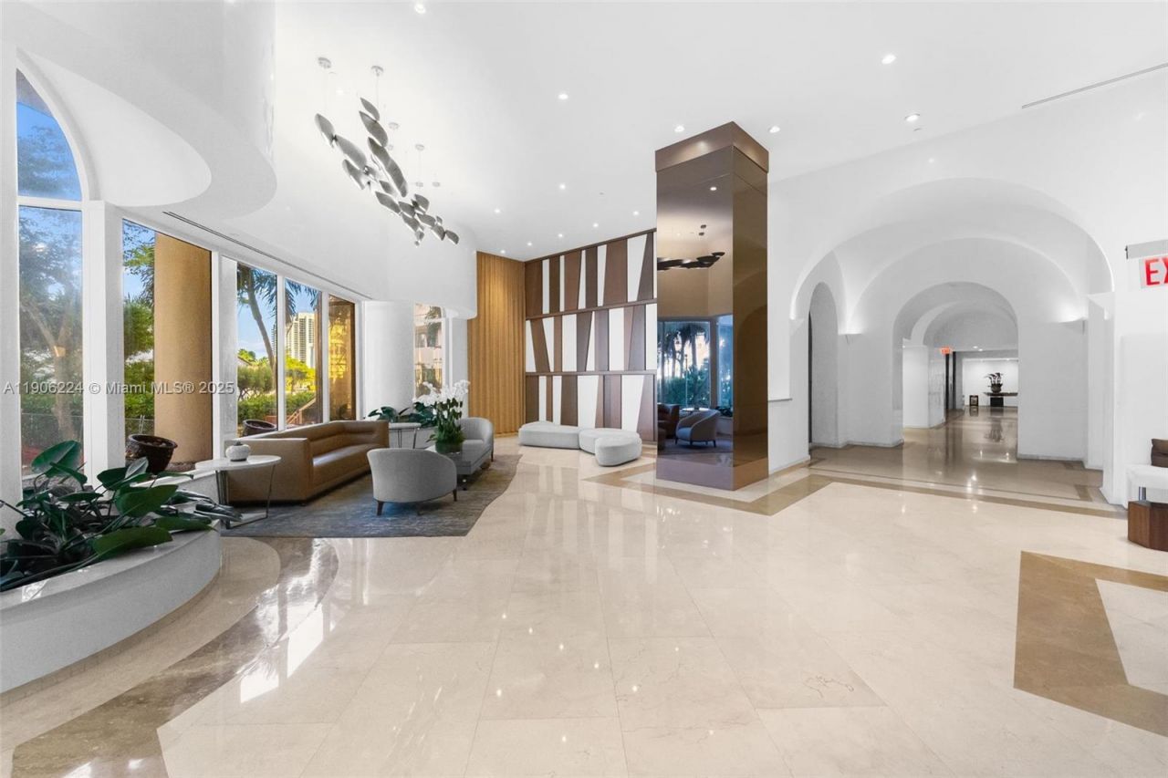 19355 Turnberry Way, Unit 14K, Aventura, FL 33180 Photo