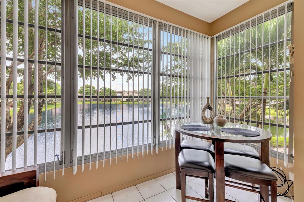 5103 NW 35th St, Unit 506, Lauderdale Lakes, FL 33319 Photo