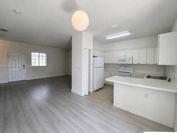 2590 NE 3rd Dr, Unit 203, Homestead, FL 33033