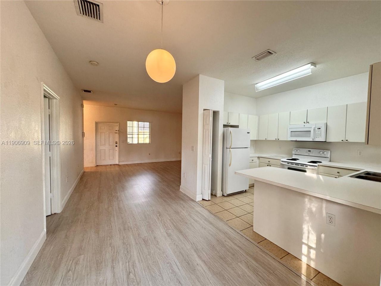 2590 NE 3rd Dr, Unit 203, Homestead, FL 33033 Photo