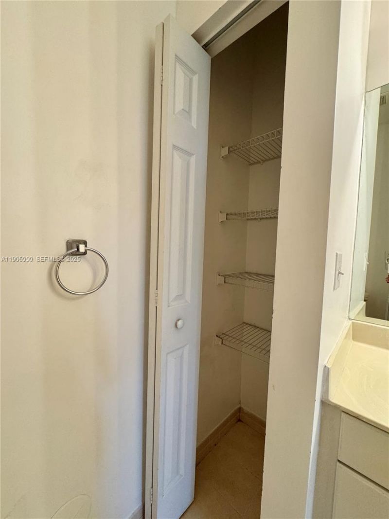 2590 NE 3rd Dr, Unit 203, Homestead, FL 33033 Photo