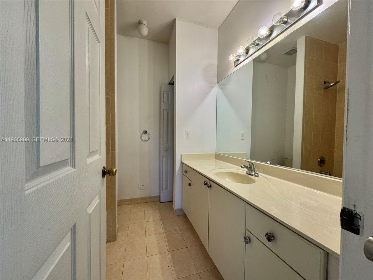 2590 NE 3rd Dr, Unit 203, Homestead, FL 33033 Photo