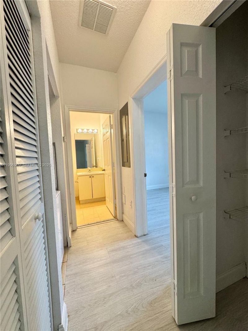 2590 NE 3rd Dr, Unit 203, Homestead, FL 33033 Photo