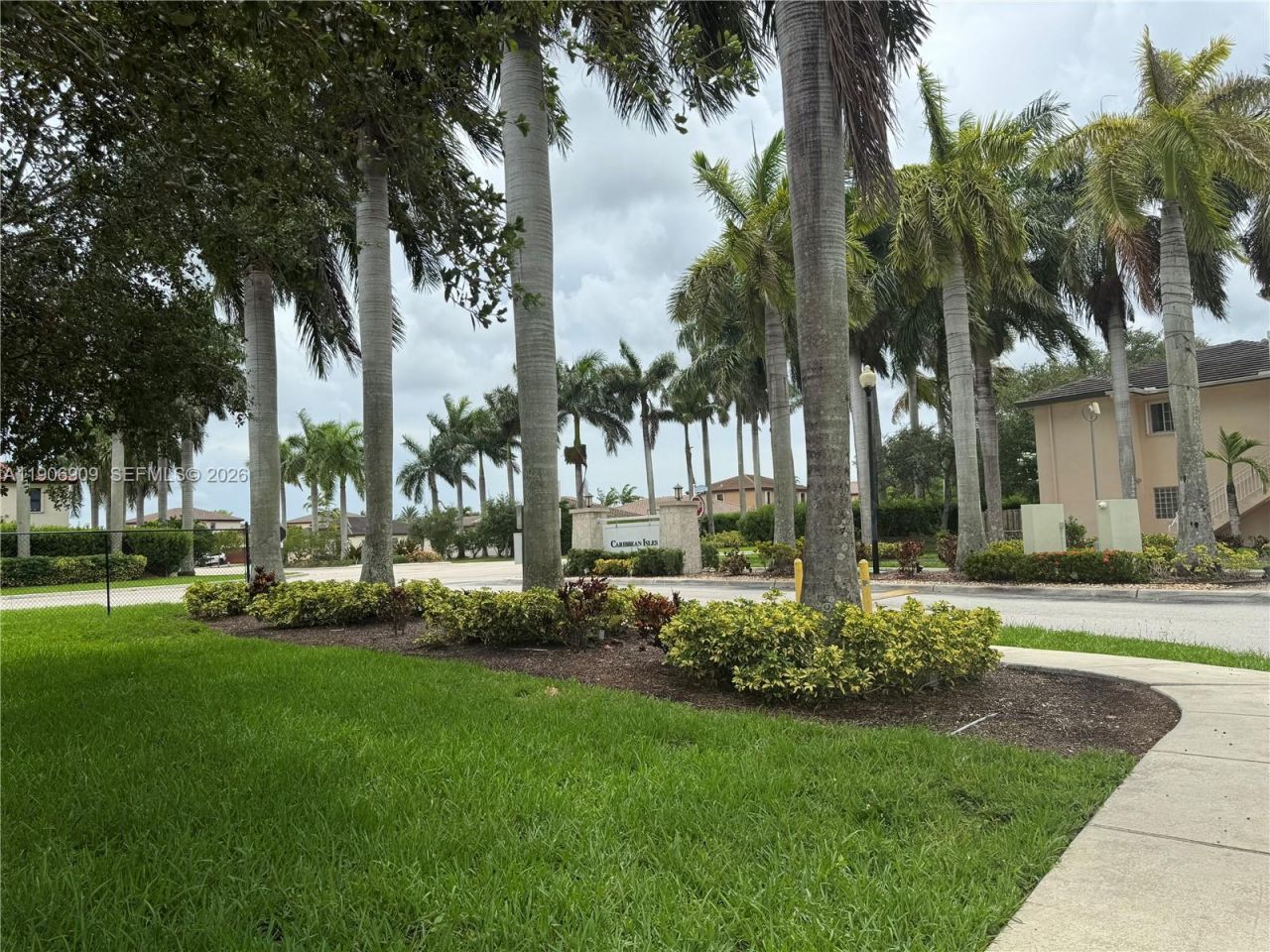 2590 NE 3rd Dr, Unit 203, Homestead, FL 33033 Photo