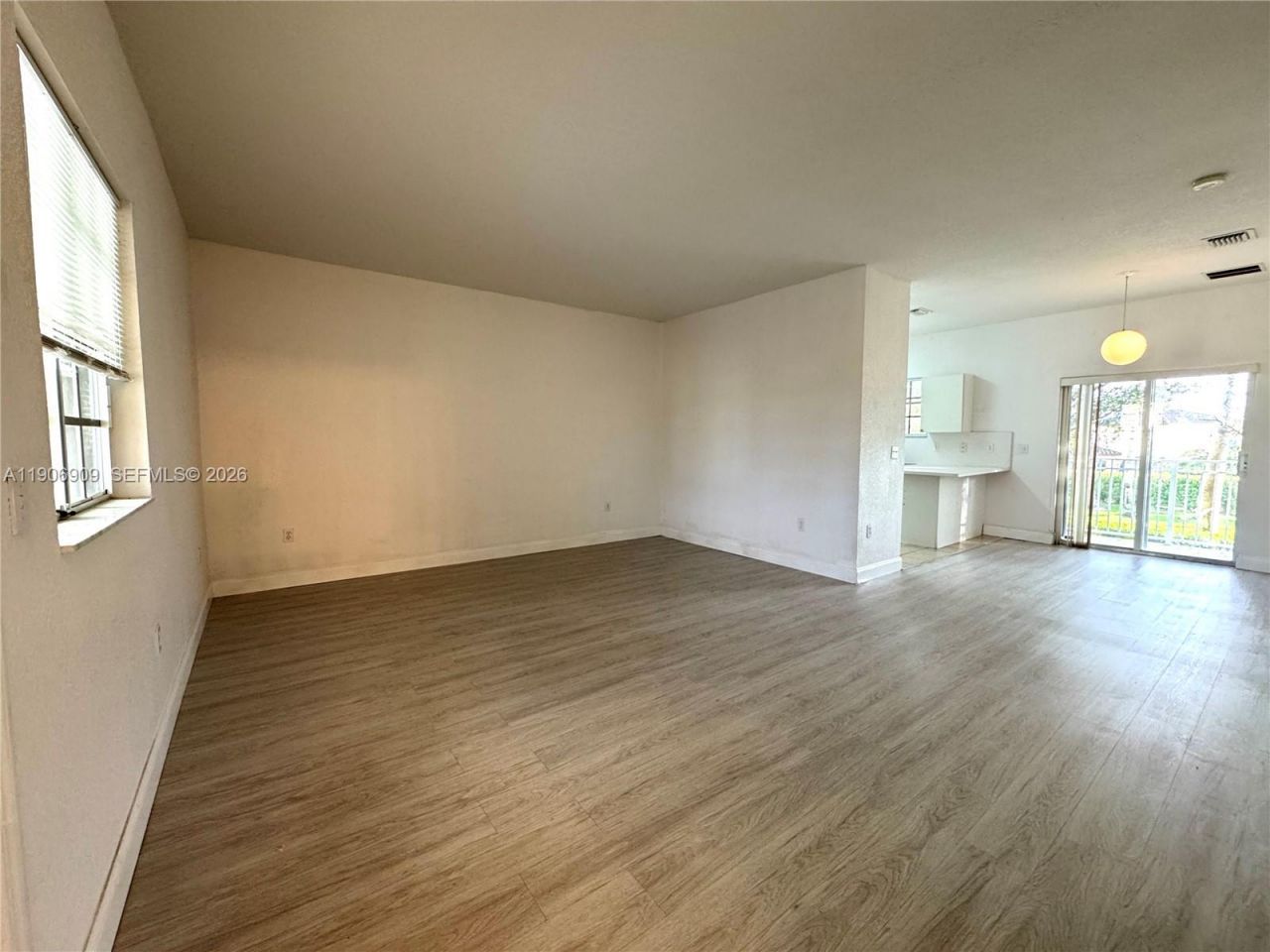 2590 NE 3rd Dr, Unit 203, Homestead, FL 33033 Photo