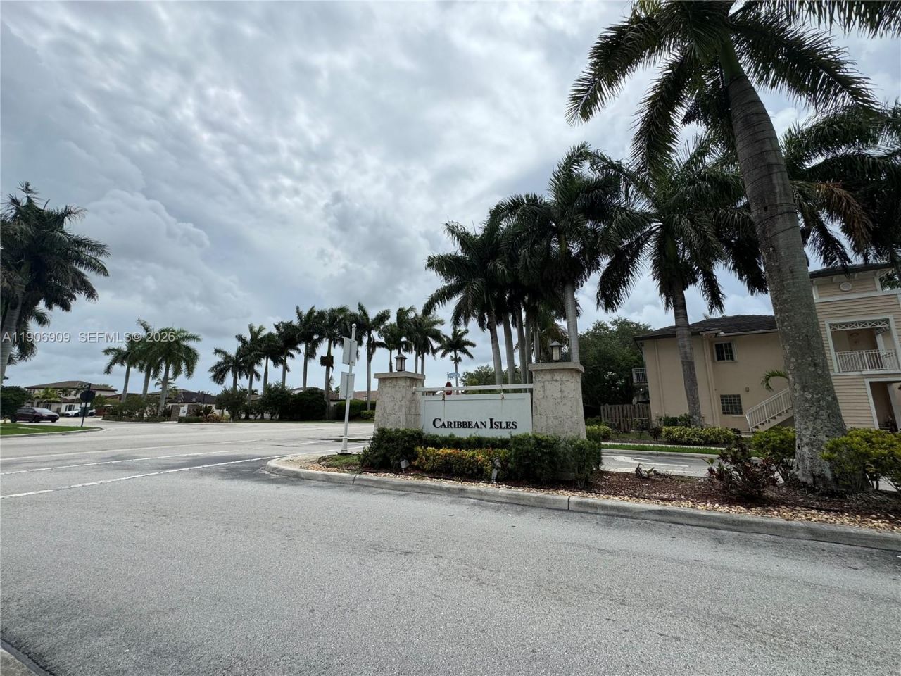 2590 NE 3rd Dr, Unit 203, Homestead, FL 33033 Photo
