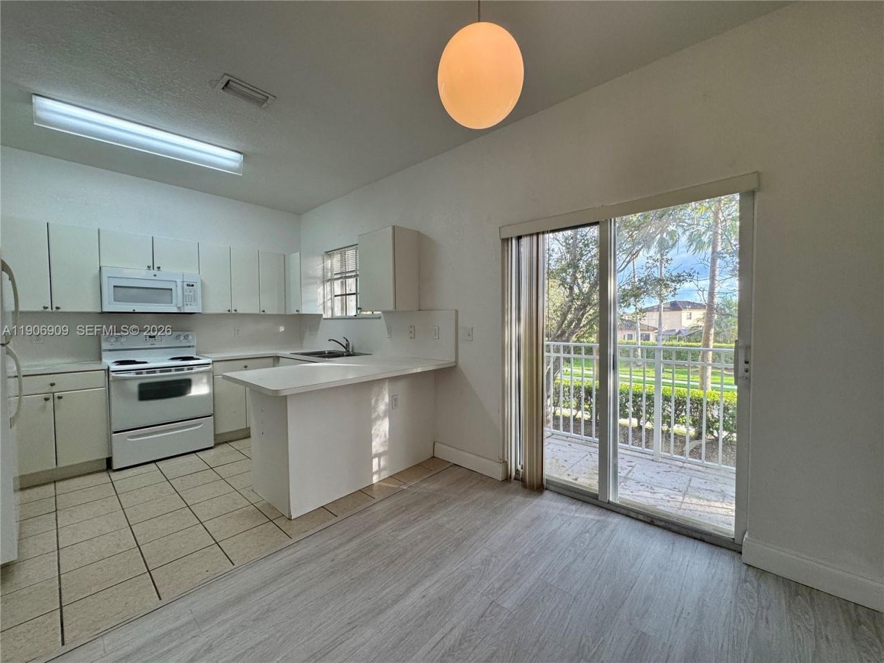 2590 NE 3rd Dr, Unit 203, Homestead, FL 33033 Photo