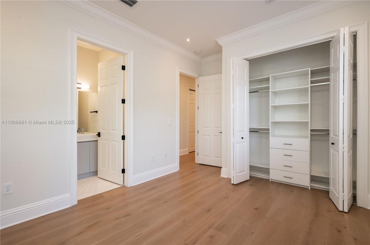 680 Destacada Ave, Coral Gables, FL 33156 Photo