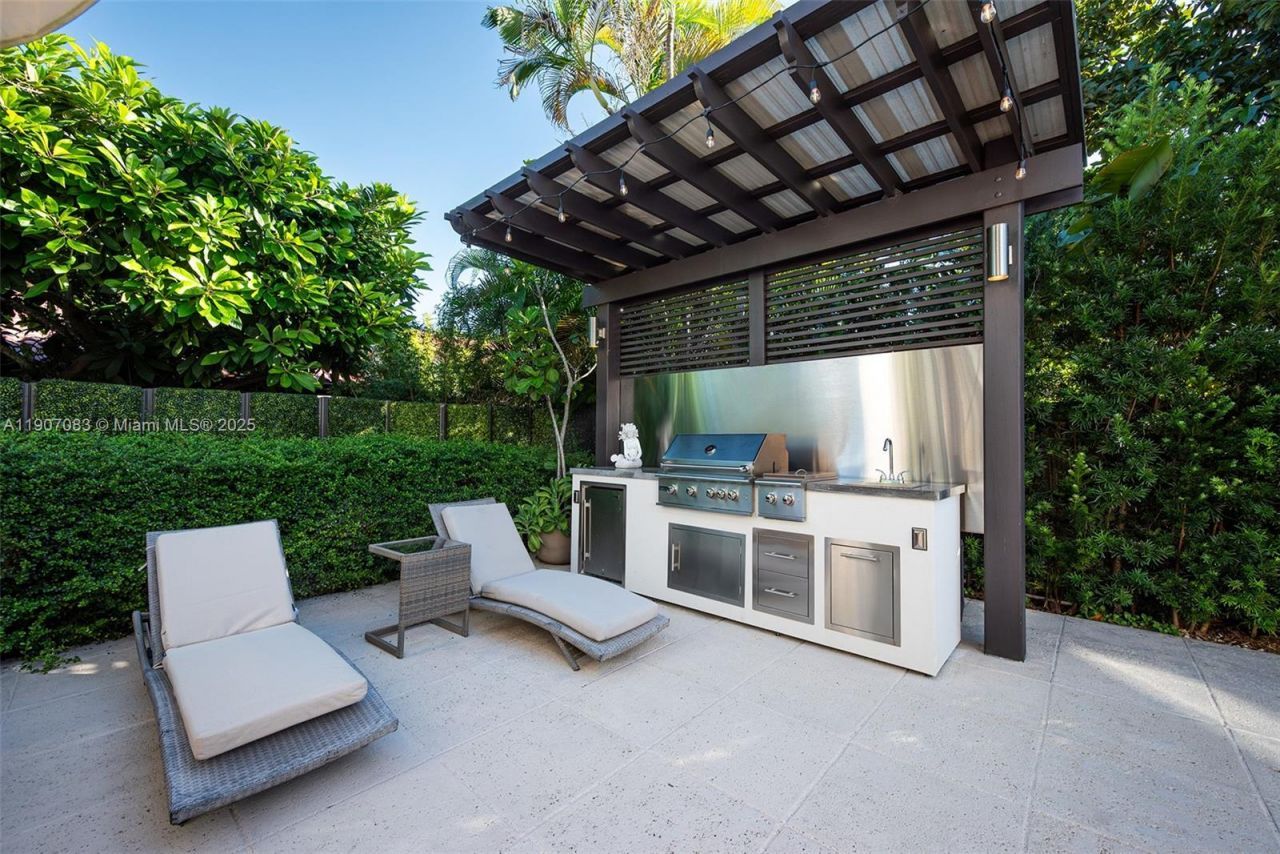 8025 SW 91st Ave, Miami, FL 33173 Photo