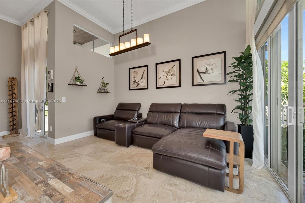 8025 SW 91st Ave, Miami, FL 33173 Photo