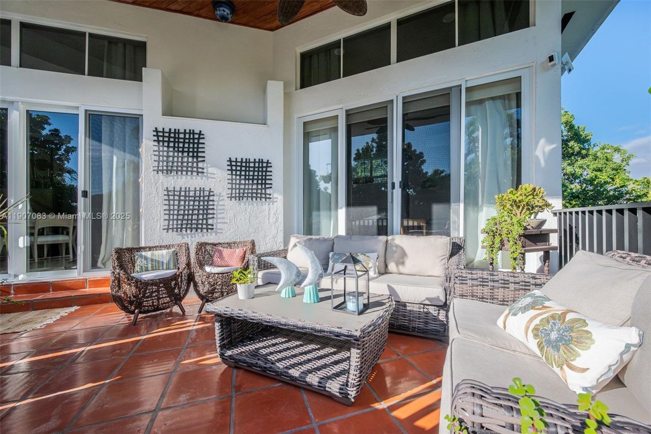 8025 SW 91st Ave, Miami, FL 33173 Photo