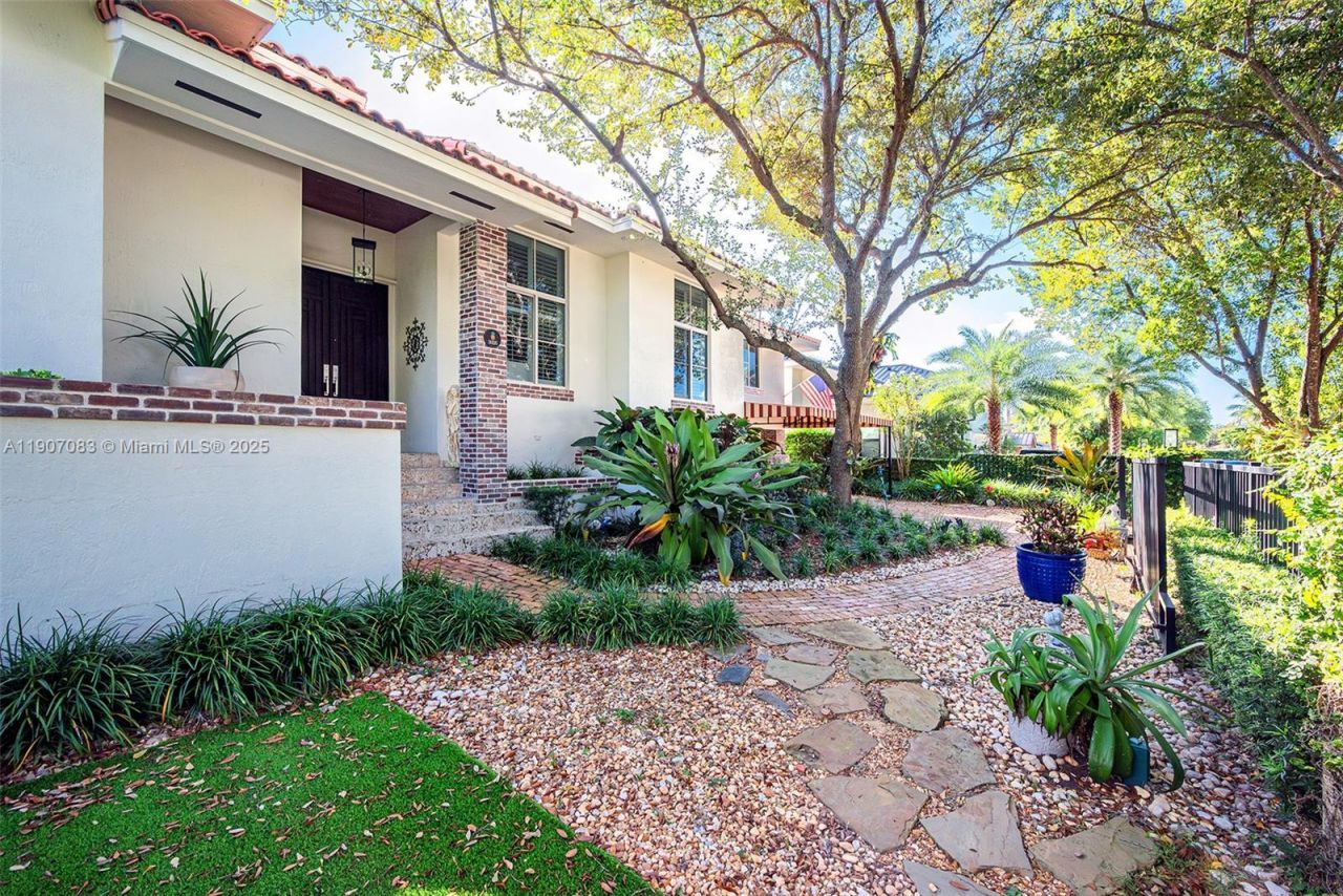 8025 SW 91st Ave, Miami, FL 33173 Photo